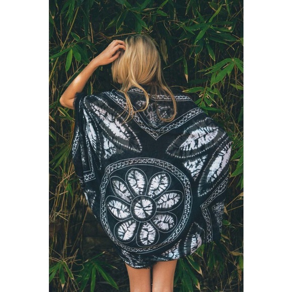 Sexy Feather Tribal Flower Tie Dye Cover Kimono - Picture 2 of 3