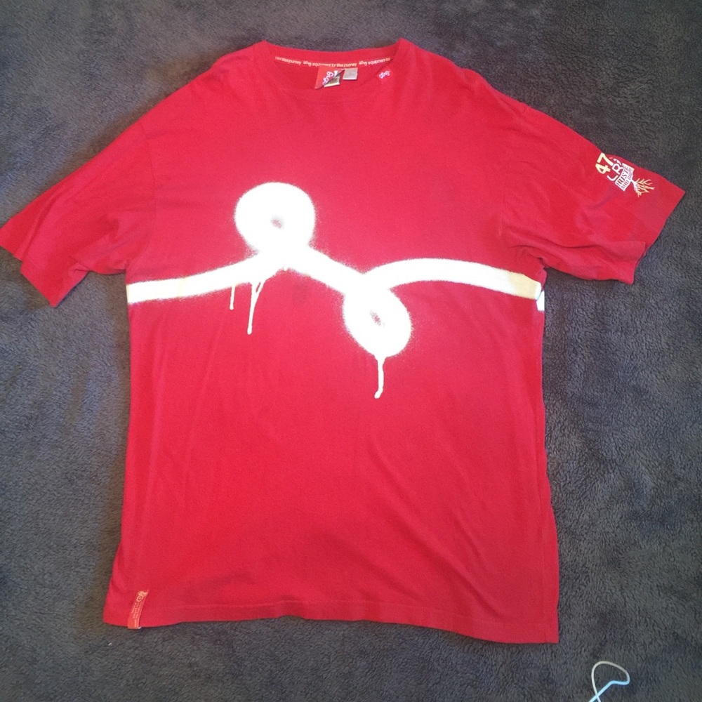 LRG spray painted logo tee