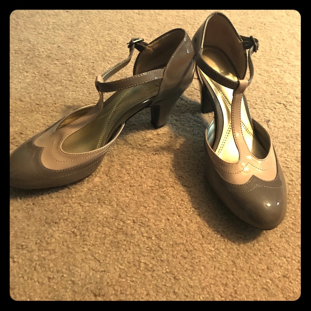 Tstrap 2-tone heels