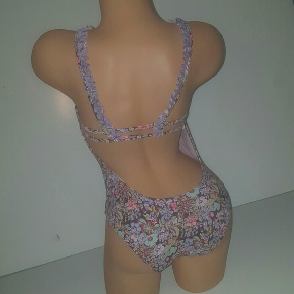 Victoria's secret MEDIUM BATHING SUIT NEW