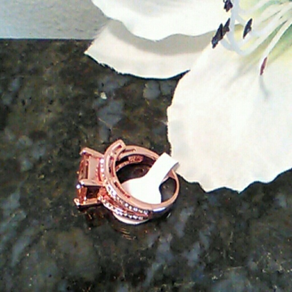 Gorgeous morganite CZ ring. - Picture 3 of 5