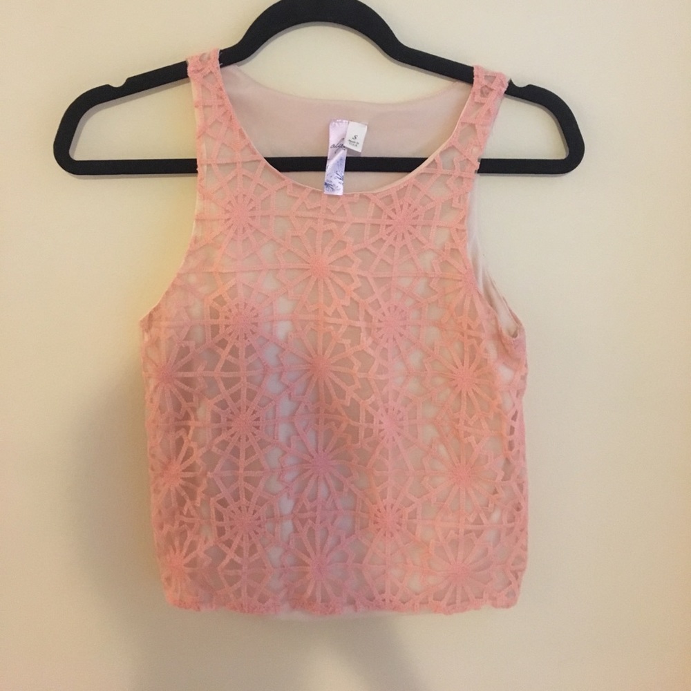 Light pink mesh-layered tank top