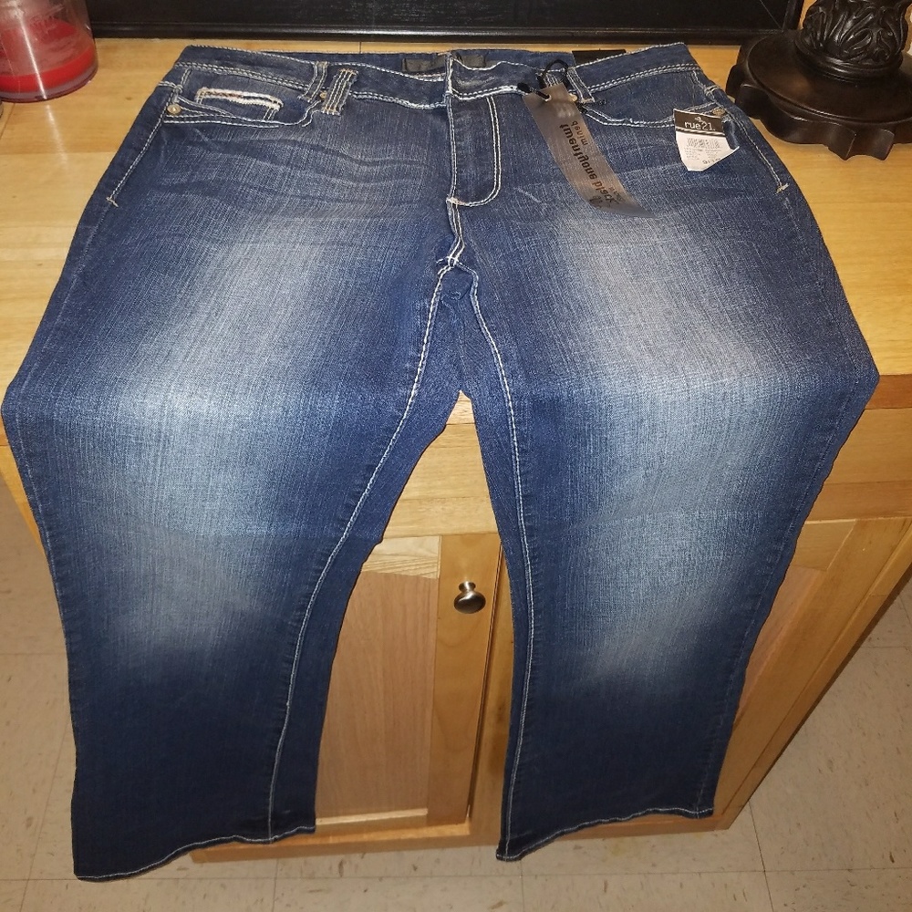 Woman's Rule 21 jeans......................(2)