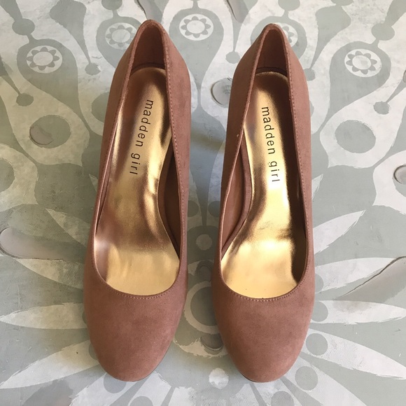 {Madden Girl} Dolce Dark Nude Faux Suede Pumps - Picture 2 of 6