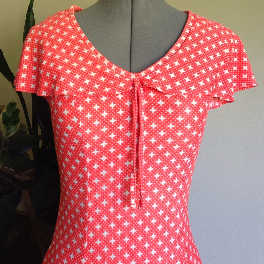 Vintage starburst cape dress - Picture 2 of 4