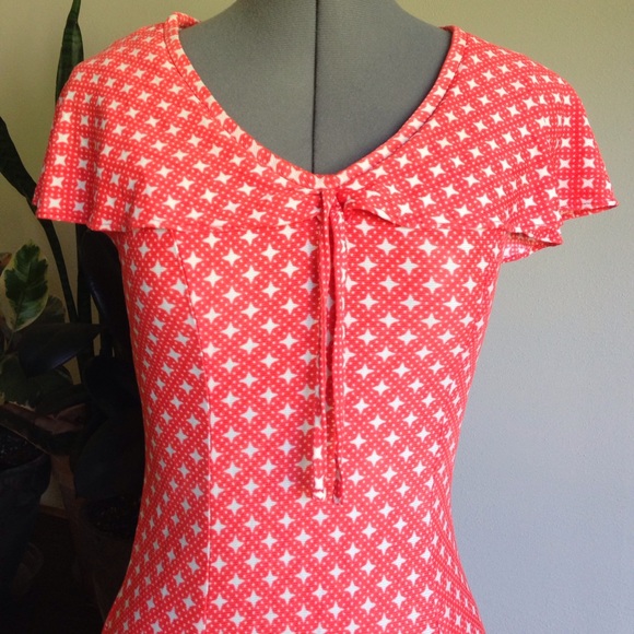 Vintage starburst cape dress - Picture 2 of 4