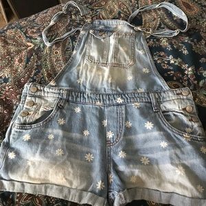 L.E.I. Daisy overalls