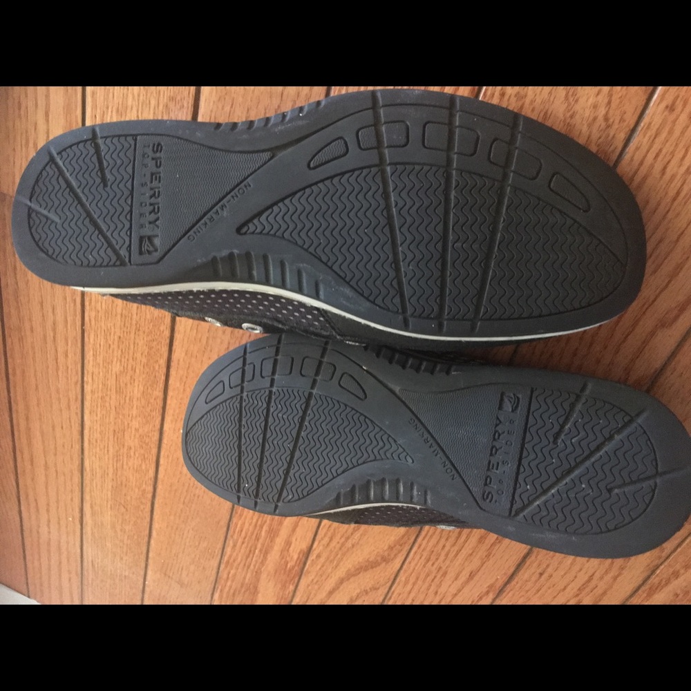 Shoes - Picture 4 of 4