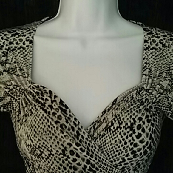 Norma Kamali Medium Wrap Dress Gray Snakeprint - Picture 3 of 6
