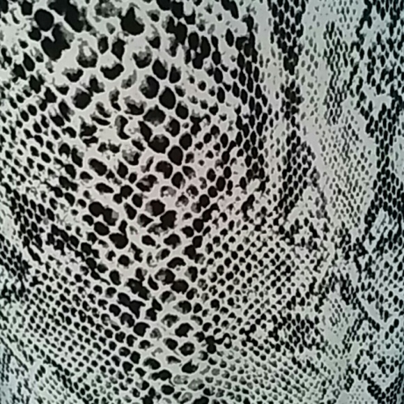 Norma Kamali Medium Wrap Dress Gray Snakeprint - Picture 4 of 6