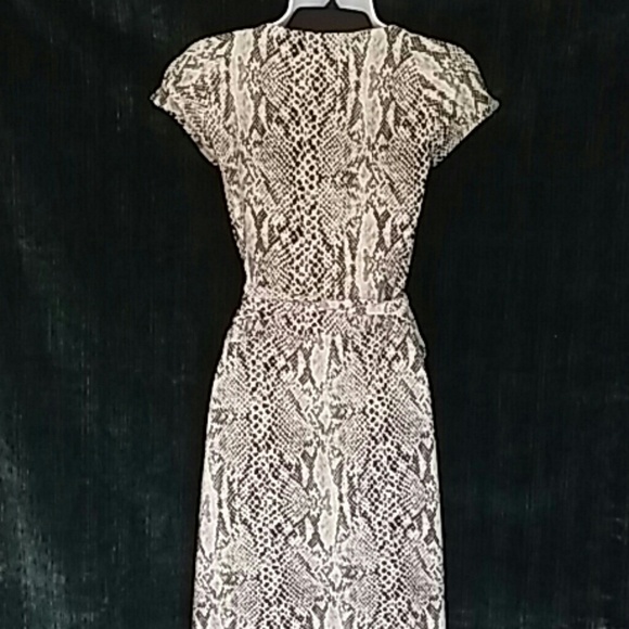 Norma Kamali Medium Wrap Dress Gray Snakeprint - Picture 5 of 6