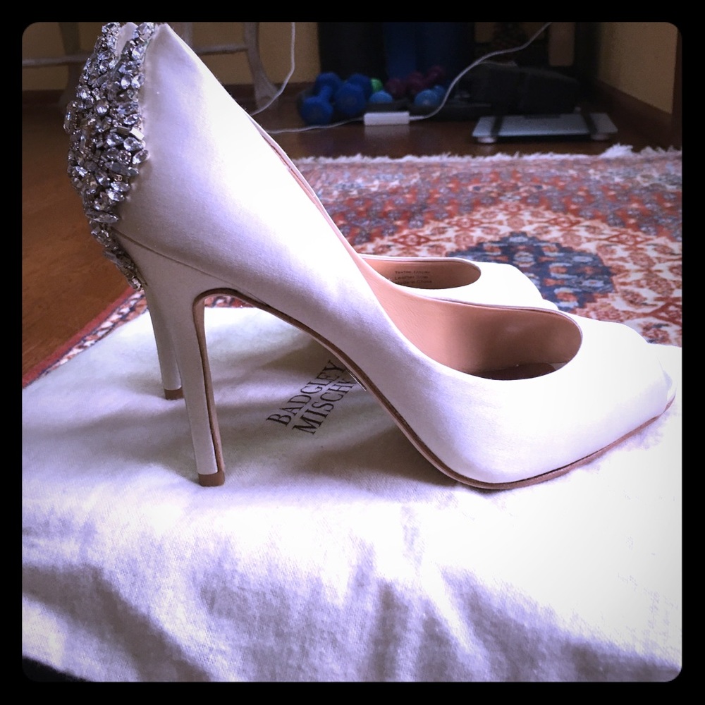 Badgley mischka madina open toe wedding pumps
