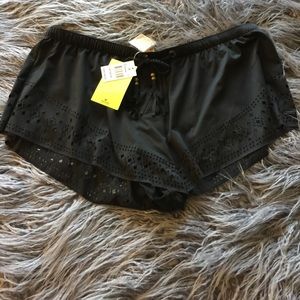 O'Neill black board shorts