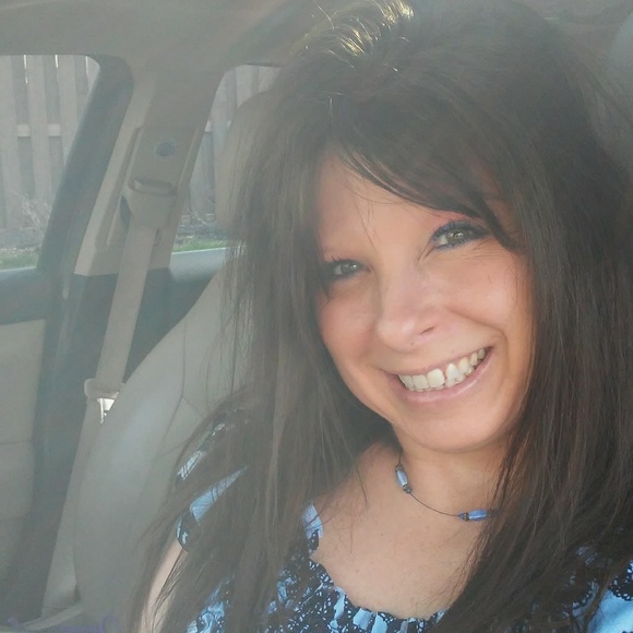 Meet your Posher, Robin - Picture 2 of 2