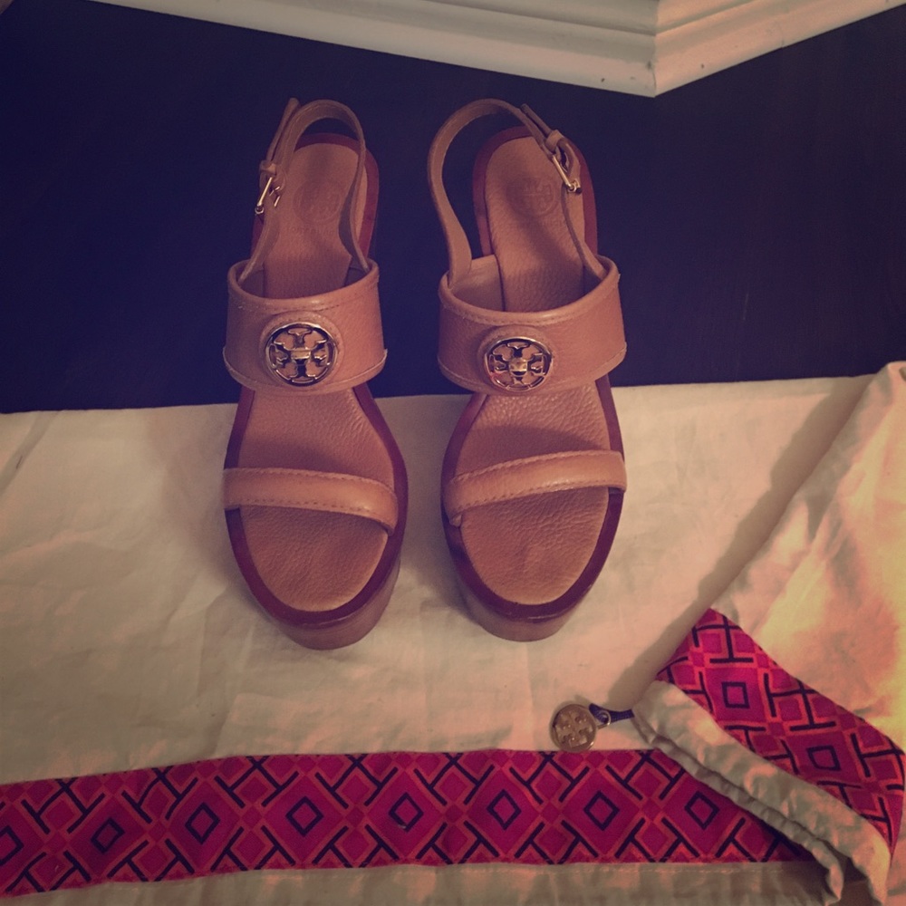 Tory Burch tan platform wedges