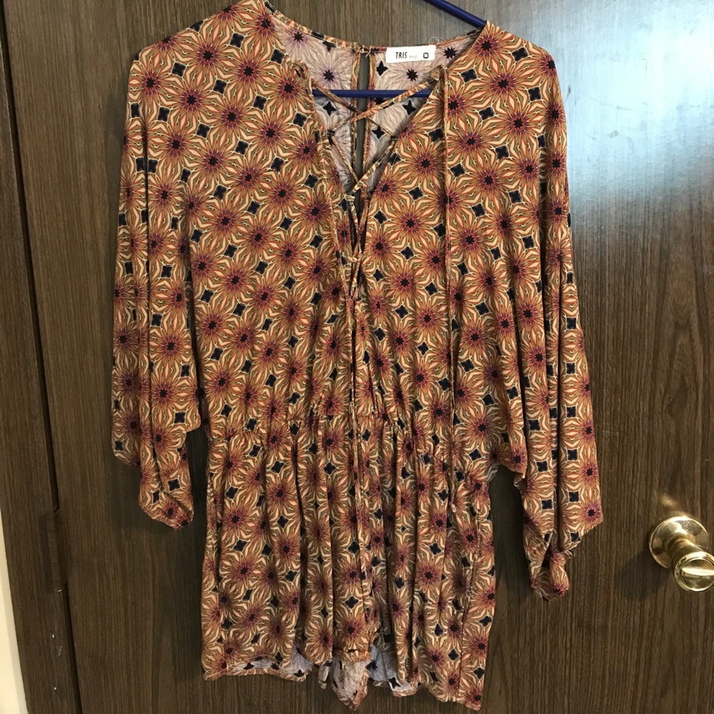 Tris boutique romper! 60s print 🌞