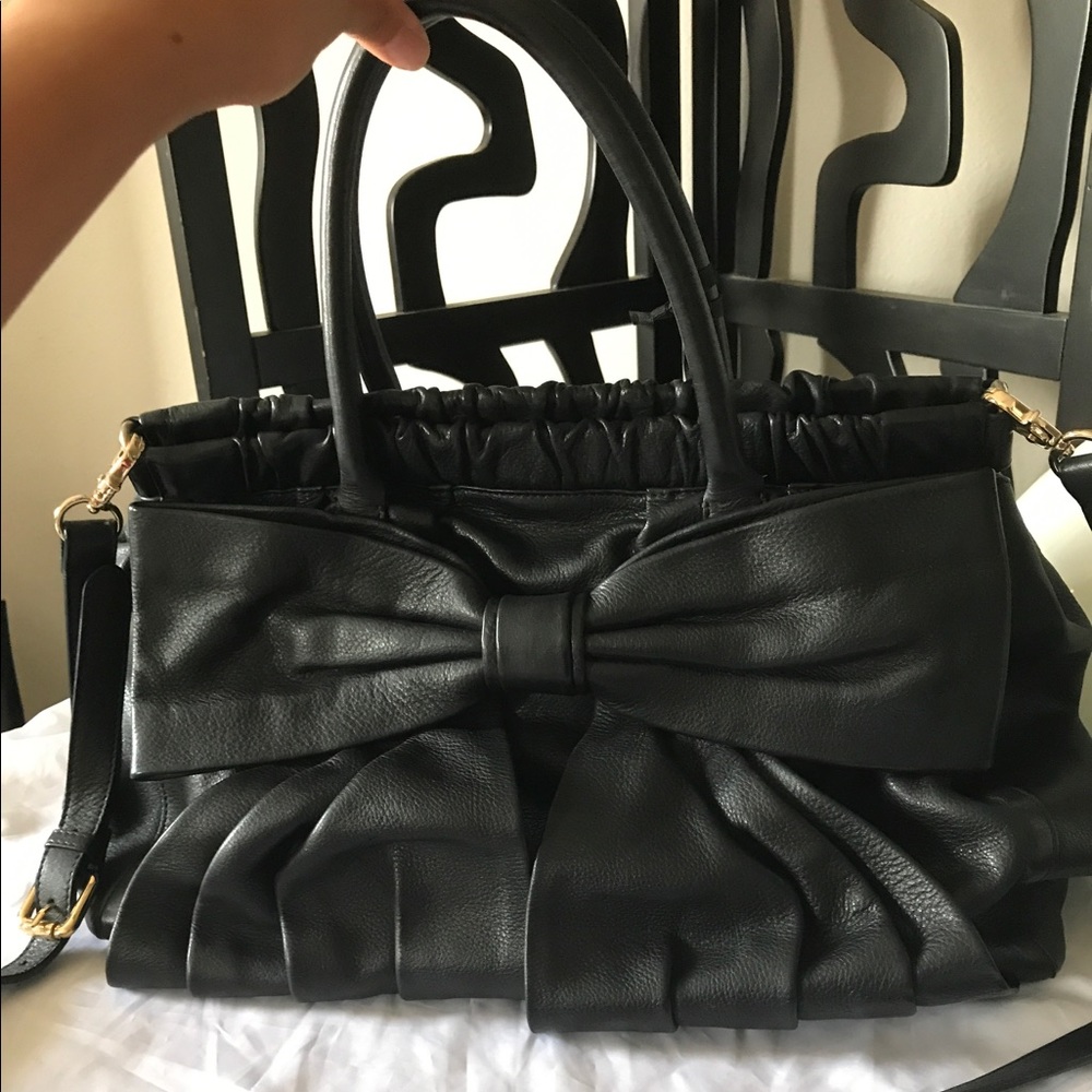Authentic red Valentino bow bag (hold Judygred)
