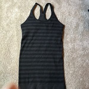 Lululemon tank size 6
