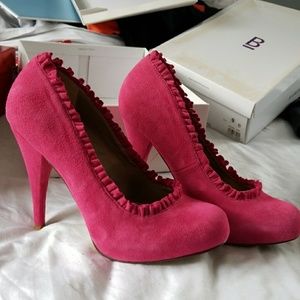 Pink shoes, they look bit brighter in the picture