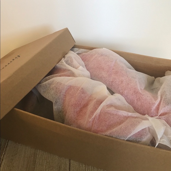 Get More Beauty Red Strap Vintage Inspired Heels - Picture 7 of 8