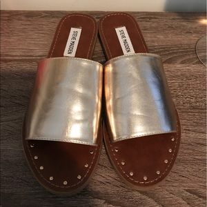 NWOT-Steve Madden Slip On Sandal