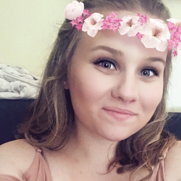 Meet your Posher, Rachel - Picture 1 of 1