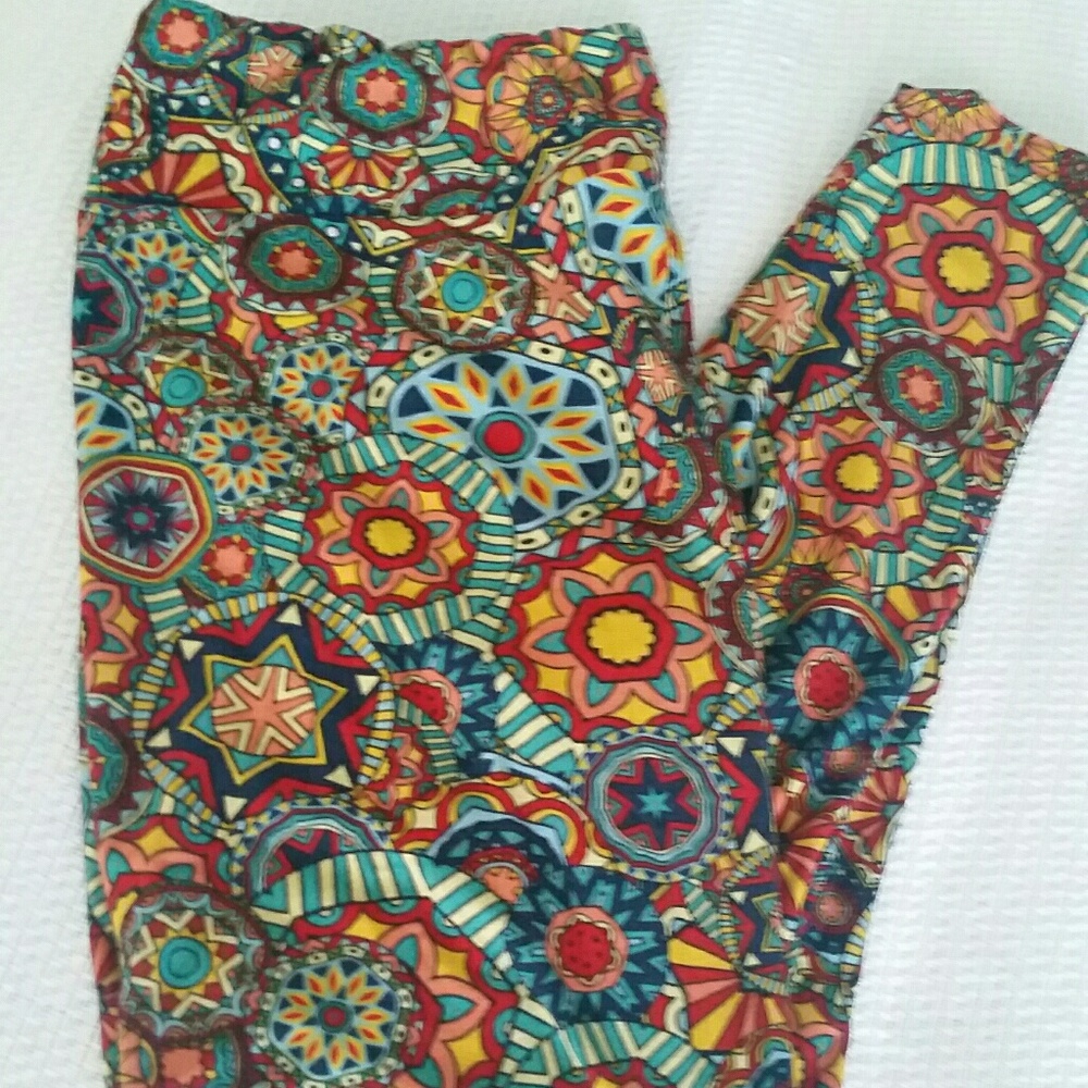 LuLaRoe TC Tall Curvy Leggings Kaleidoscope