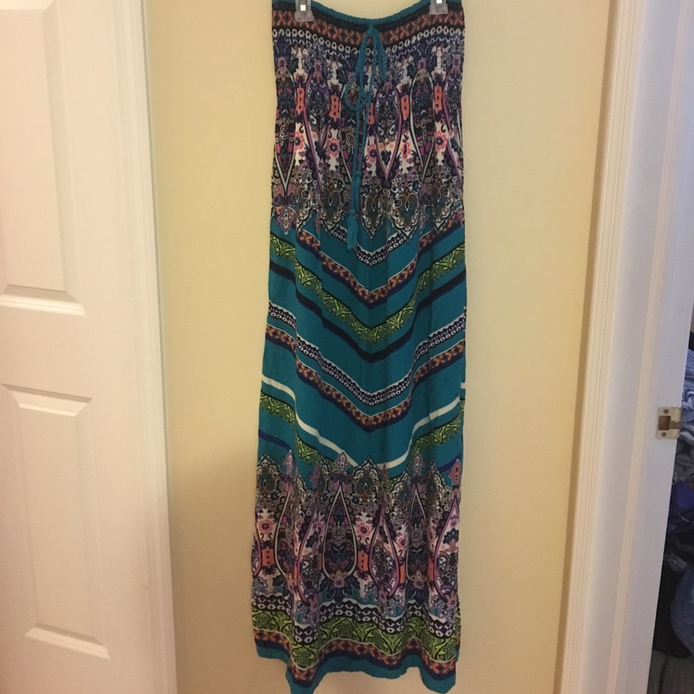 Intricate-printed strapless maxi dress