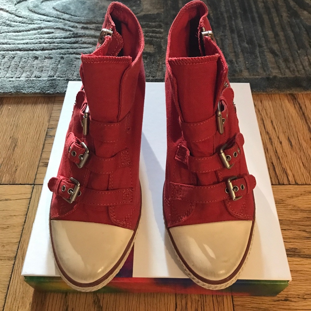 Sneakers