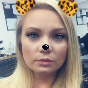 Meet your Posher, Rebecca