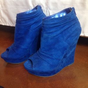 Blue peep toe suede heels