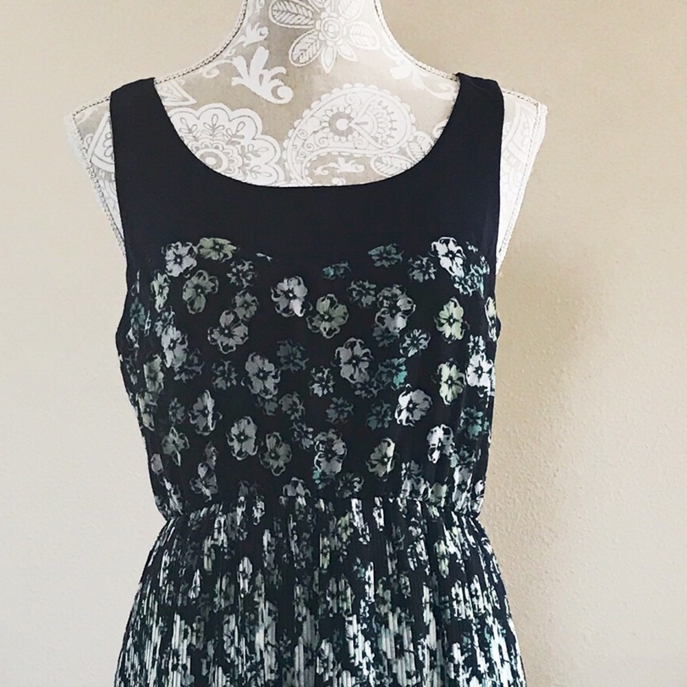 Lauren Conrad chiffon dress - Picture 2 of 6