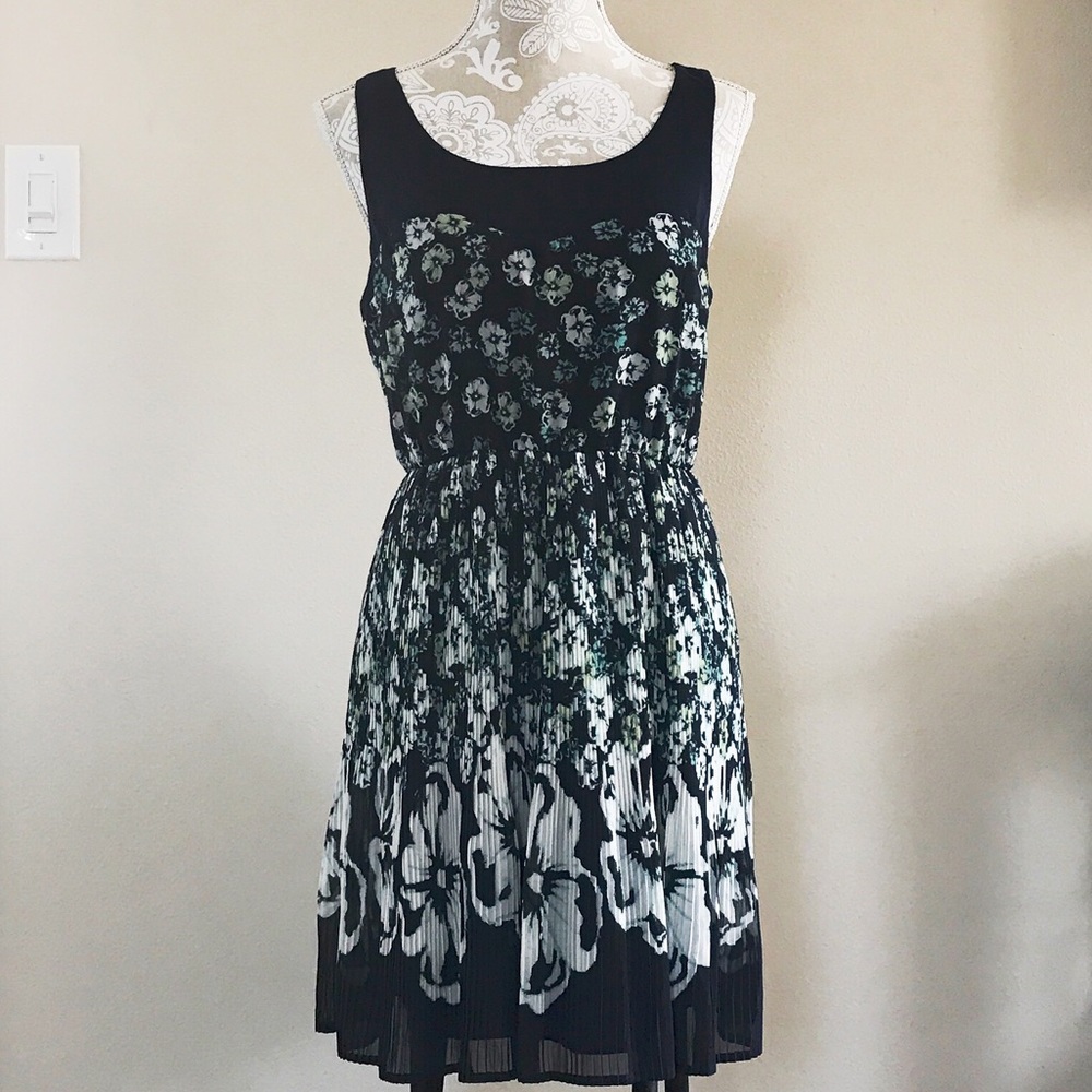 Lauren Conrad chiffon dress - Picture 6 of 6