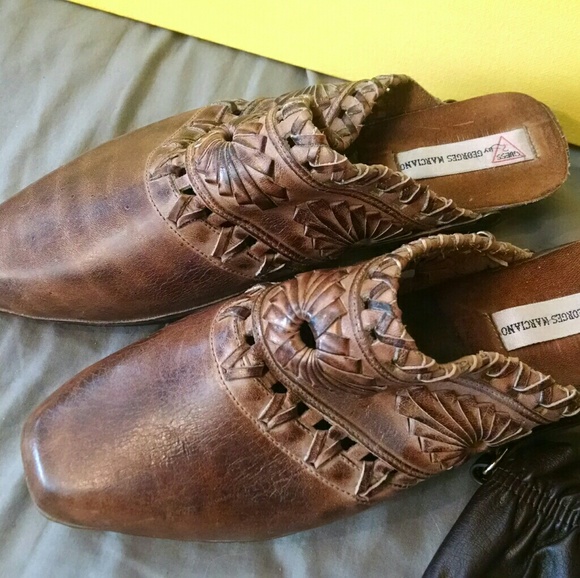 Vintage GUESS Leather Clogs - Picture 2 of 8