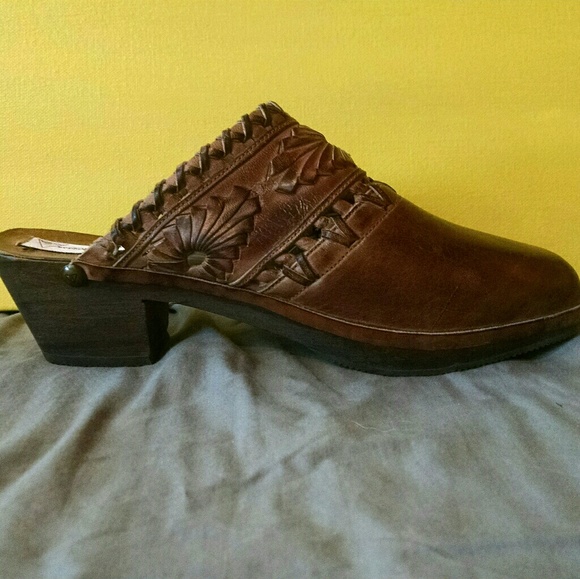 Vintage GUESS Leather Clogs - Picture 3 of 8