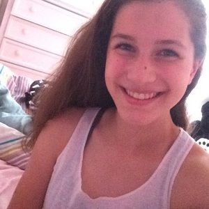 Meet your Posher, Chloe