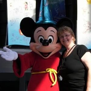 Meet your Posher, Cynthia