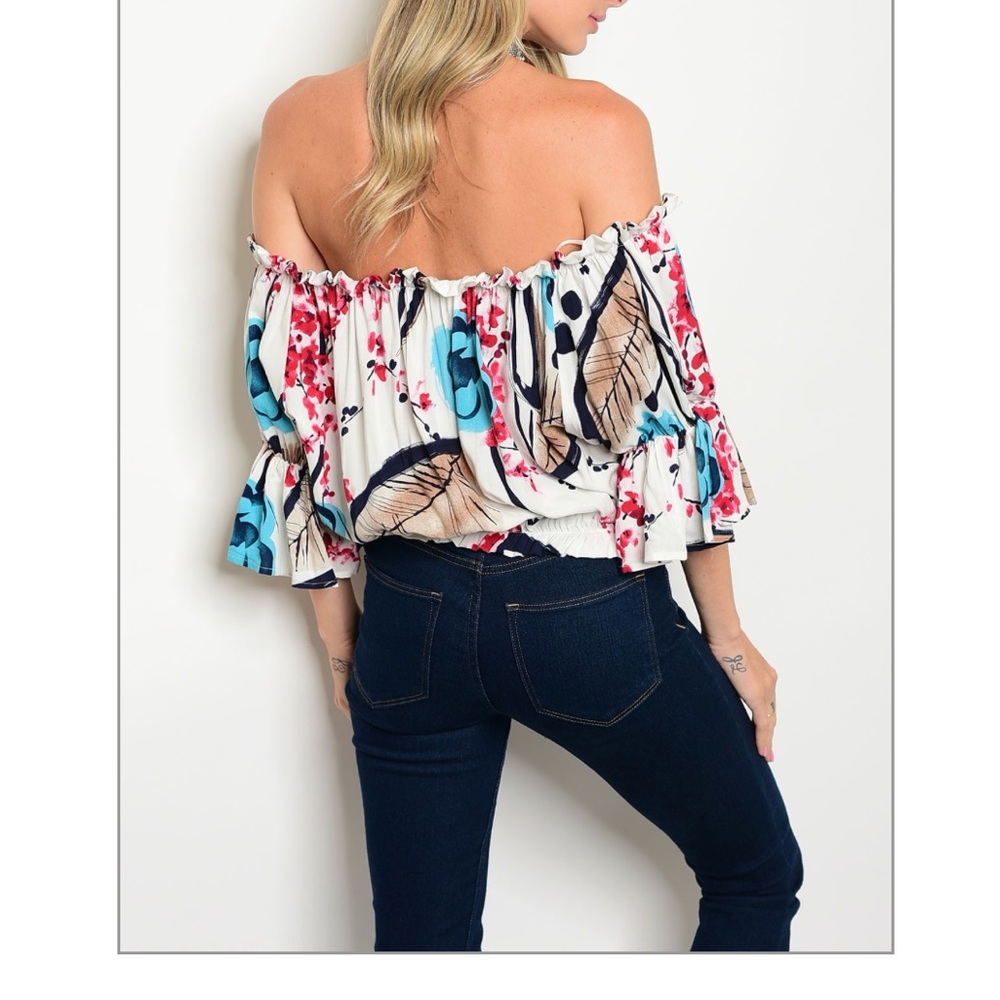 Off shoulder patterned blouse, NWT - Picture 2 of 2