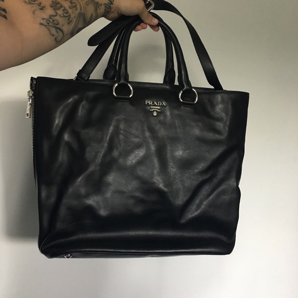 Prada Tote - Picture 4 of 4