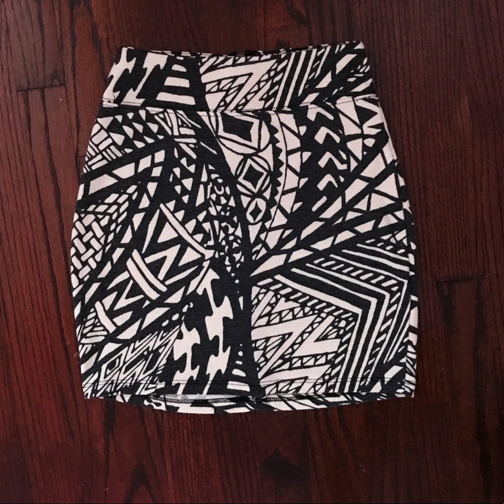 Silence + Noise printed skirt!