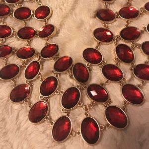 Statement holiday necklace✨