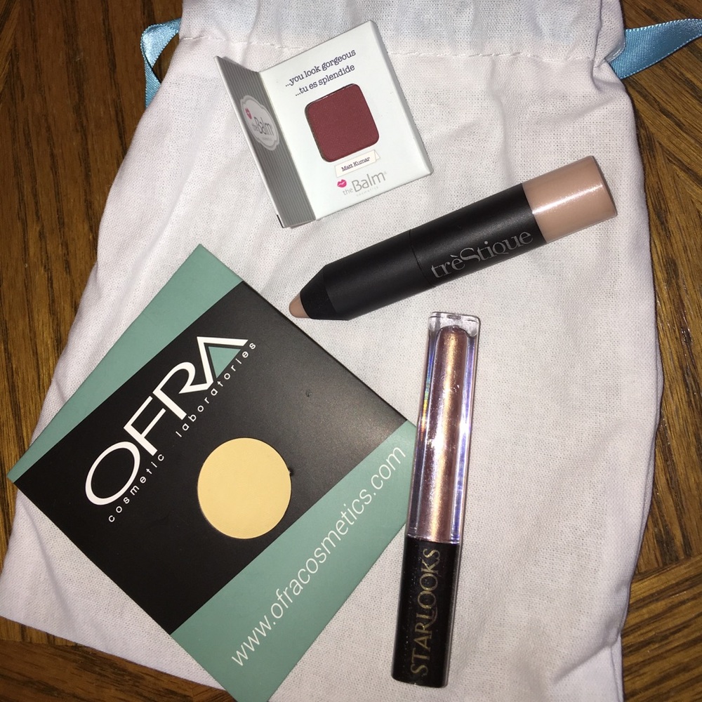 Makeup bundle