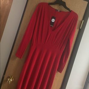 SALE ENDS TONIGHT💋 Red boohoo dress