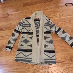 5|48 Aztec sweater size small