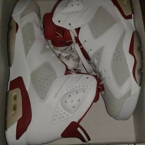 Retro 6 size 10