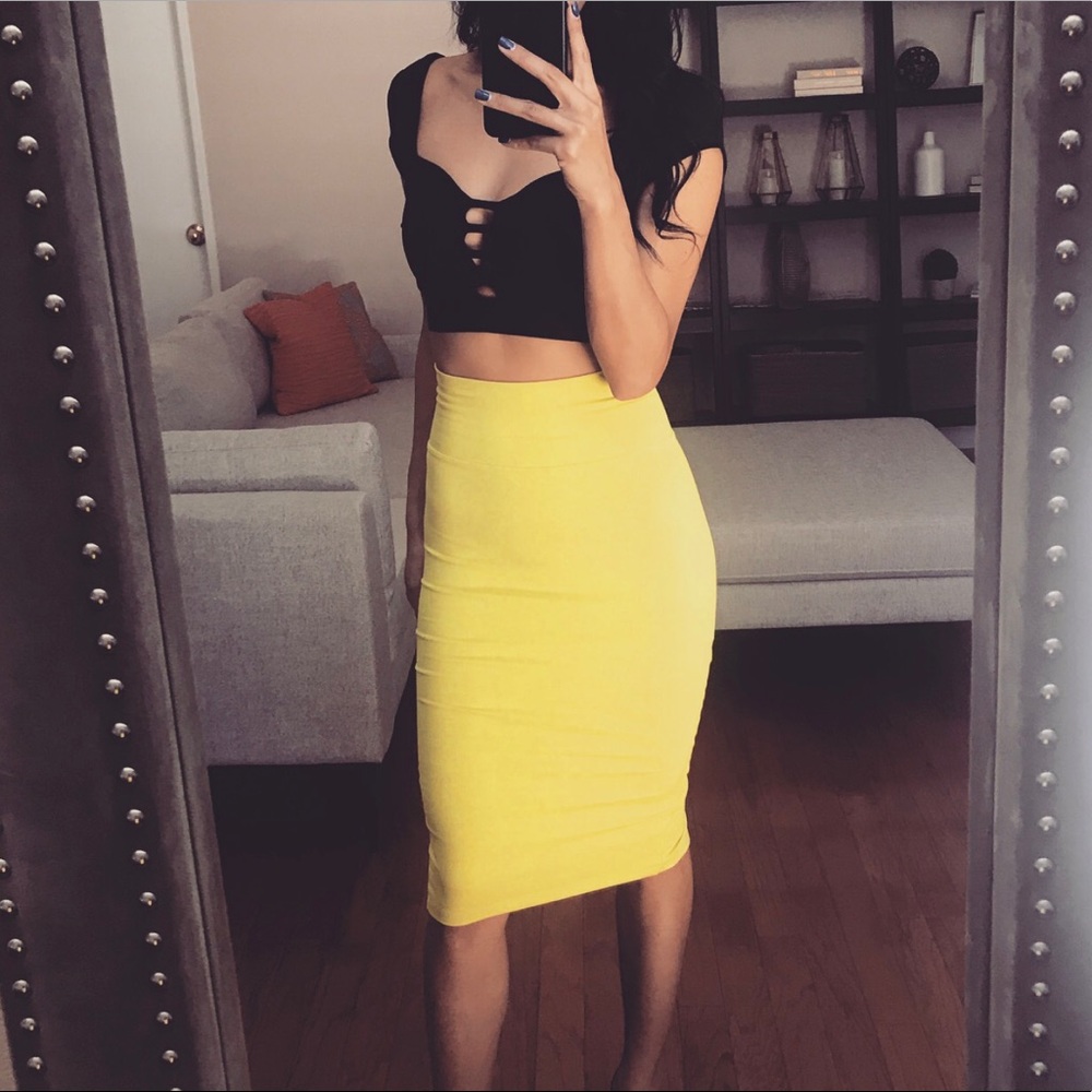 🆕BEBE Knit Midi Skirt