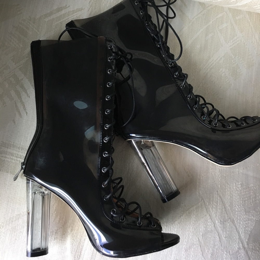 LIKE NEW🔥 Black Lace Up Heels
