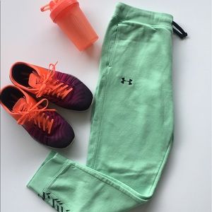 ✨Under Armour Mint Fitted Sweatpants✨
