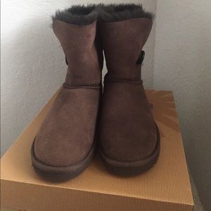 🆕 Authentic UGG (5803 Chocolate)