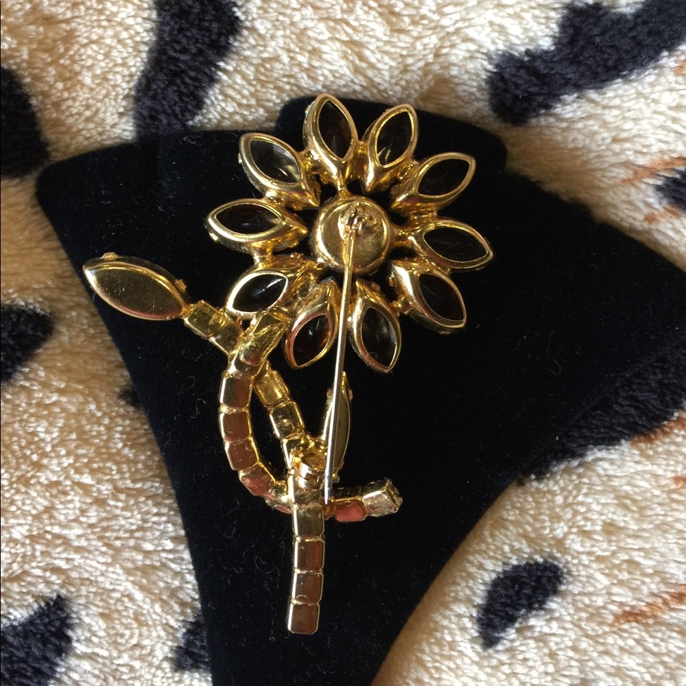 Flower Brooch - Picture 3 of 4